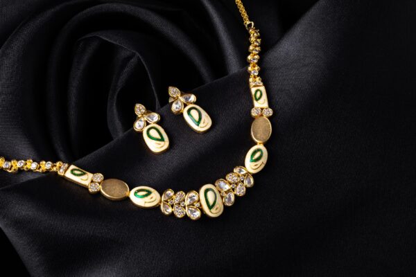 Tamchini Prestige Enamelled Necklace Set - Deetya Jewellery
